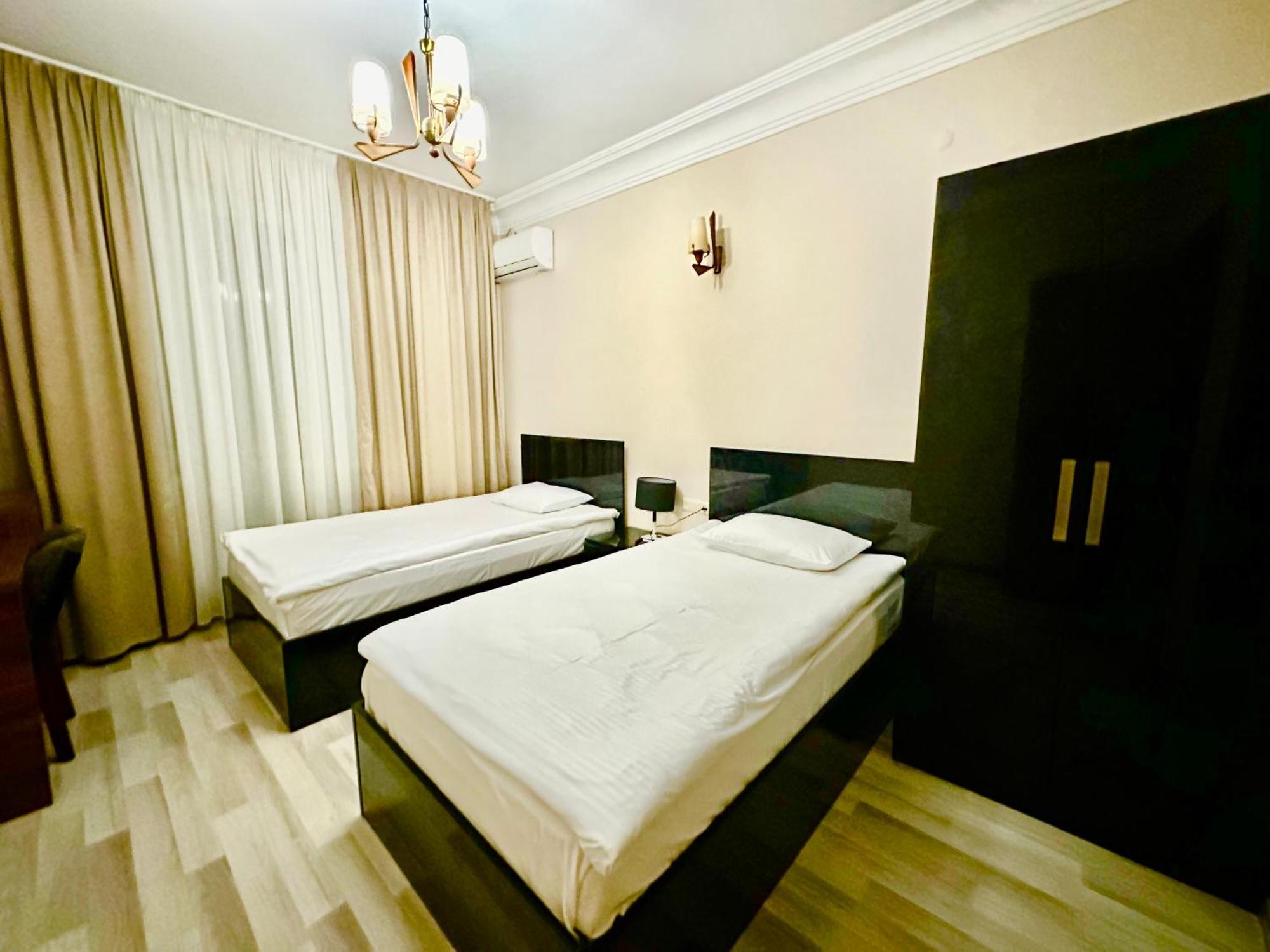 Hotel Tsereteli Batoumi Extérieur photo