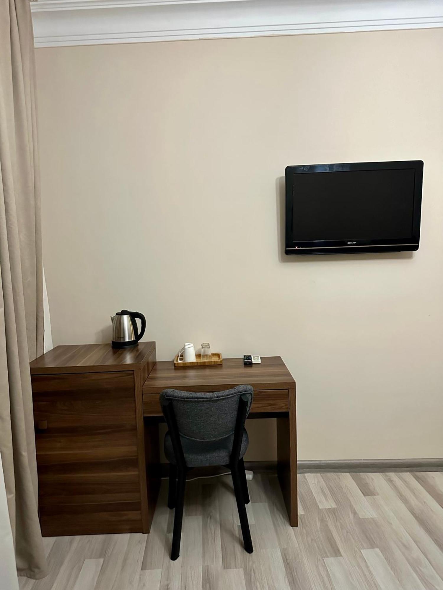 Hotel Tsereteli Batoumi Extérieur photo