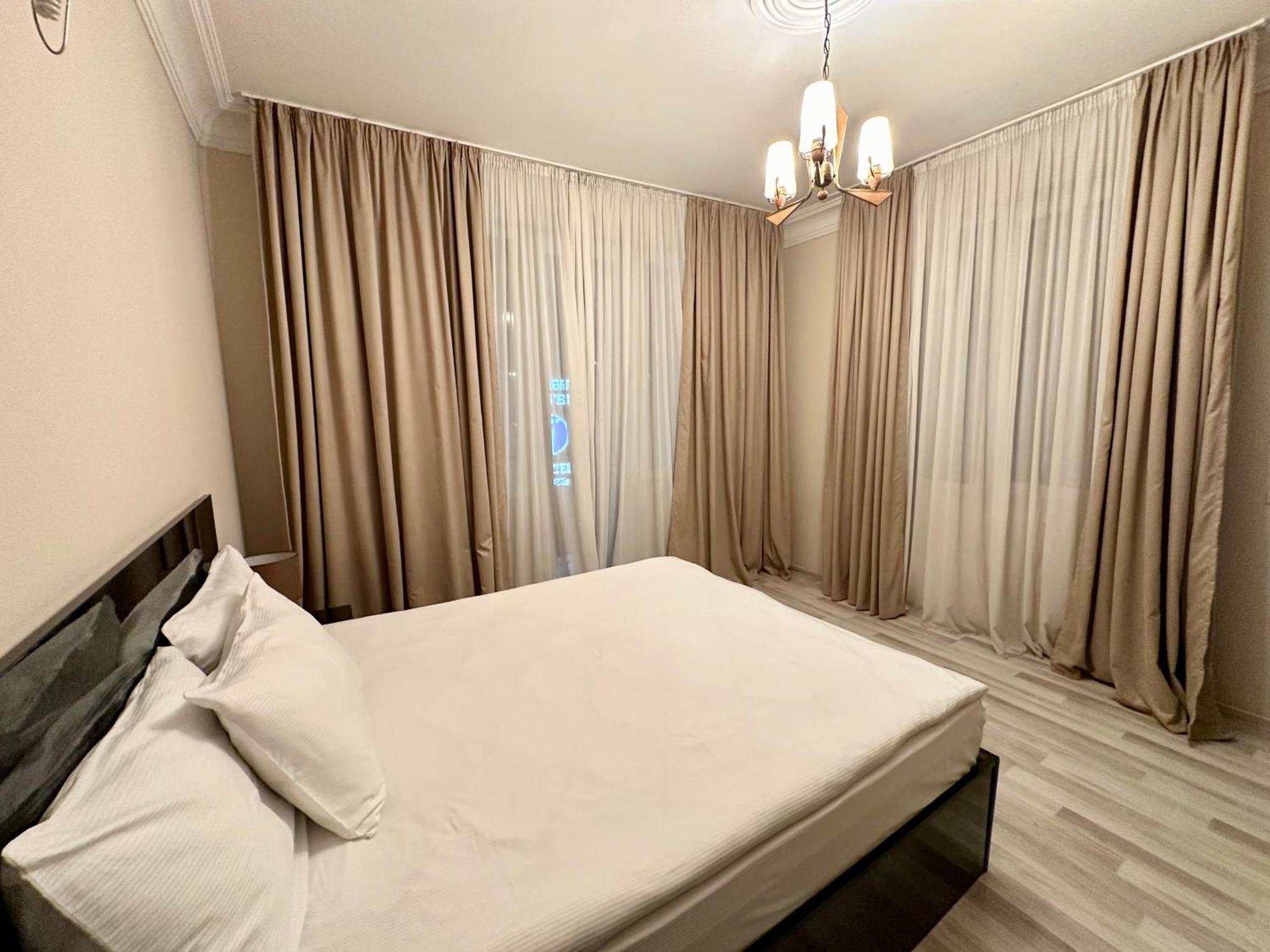 Hotel Tsereteli Batoumi Extérieur photo