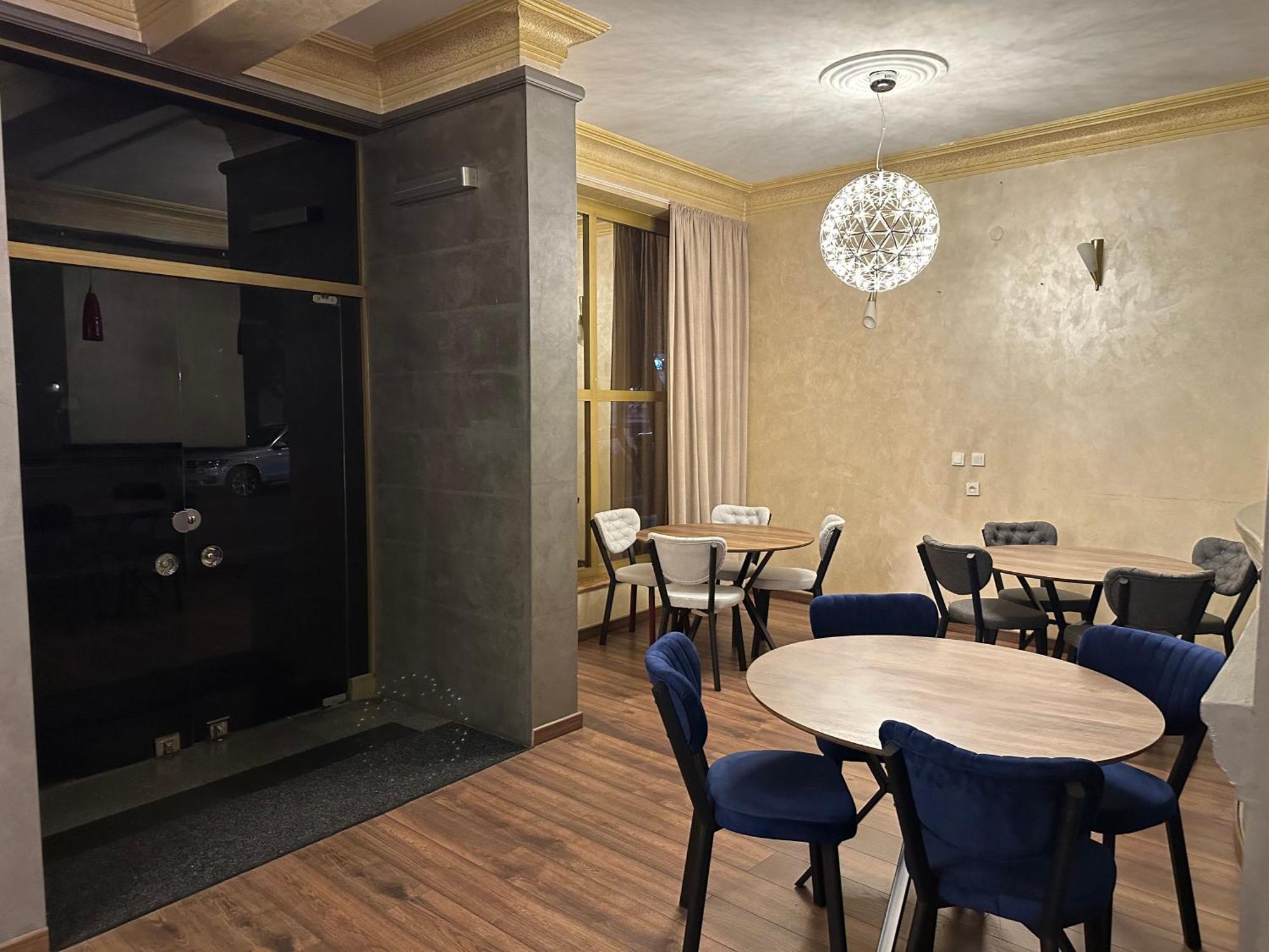 Hotel Tsereteli Batoumi Extérieur photo