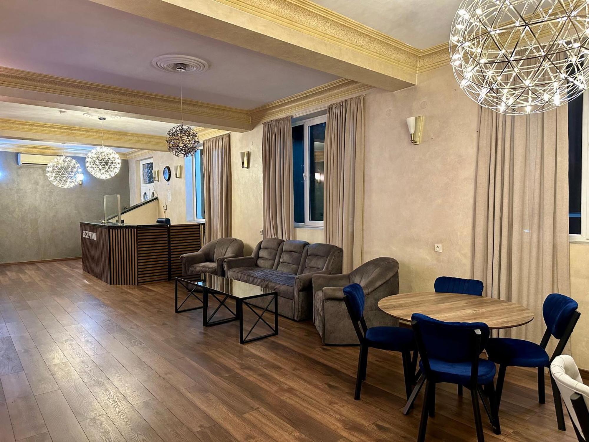 Hotel Tsereteli Batoumi Extérieur photo