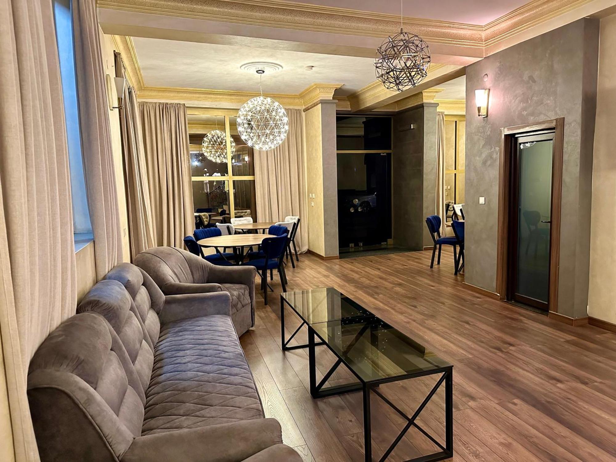 Hotel Tsereteli Batoumi Extérieur photo
